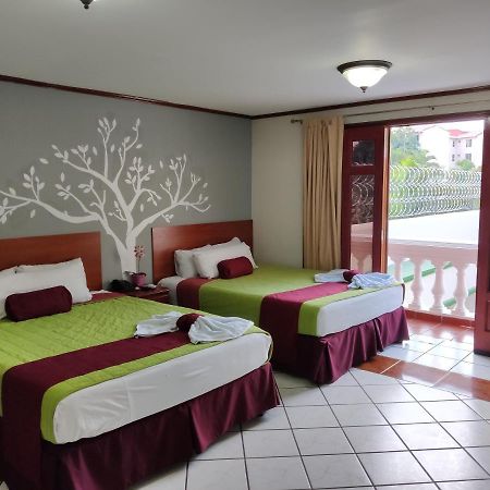 Hotel Fotherhouse Сан Салвадор Екстериор снимка