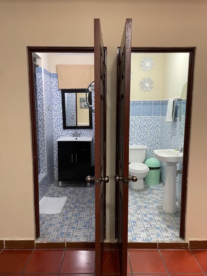 Hotel Fotherhouse Сан Салвадор Екстериор снимка