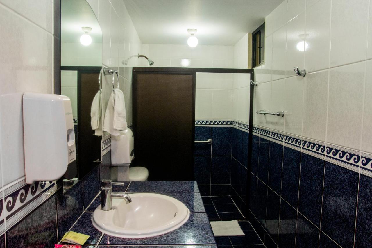 Hotel Fotherhouse Сан Салвадор Екстериор снимка