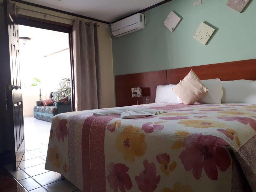 Hotel Fotherhouse Сан Салвадор Екстериор снимка